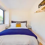Prime Luxury, Heathrow, Freeparking, Wifi, Netflix