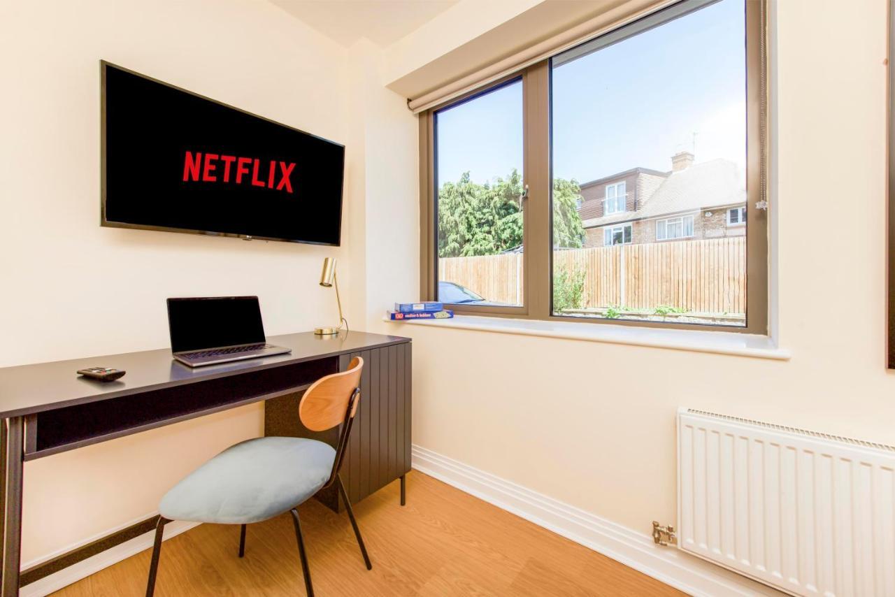 Prime Luxury, Heathrow, Freeparking, Wifi, Netflix Yiewsley